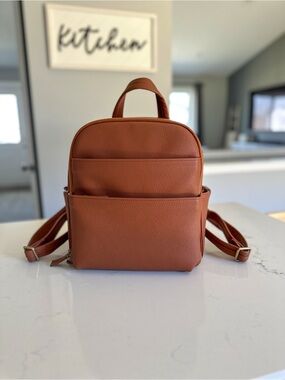 Kamrette Mina Camera Backpack